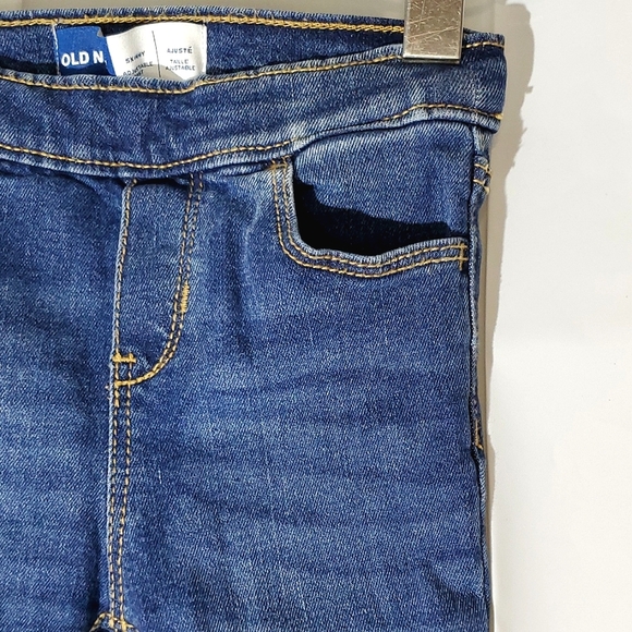 Old Navy Pull-On Skinny Jeans with Adjustable Waist, Size 3T - Picture 3 of 10